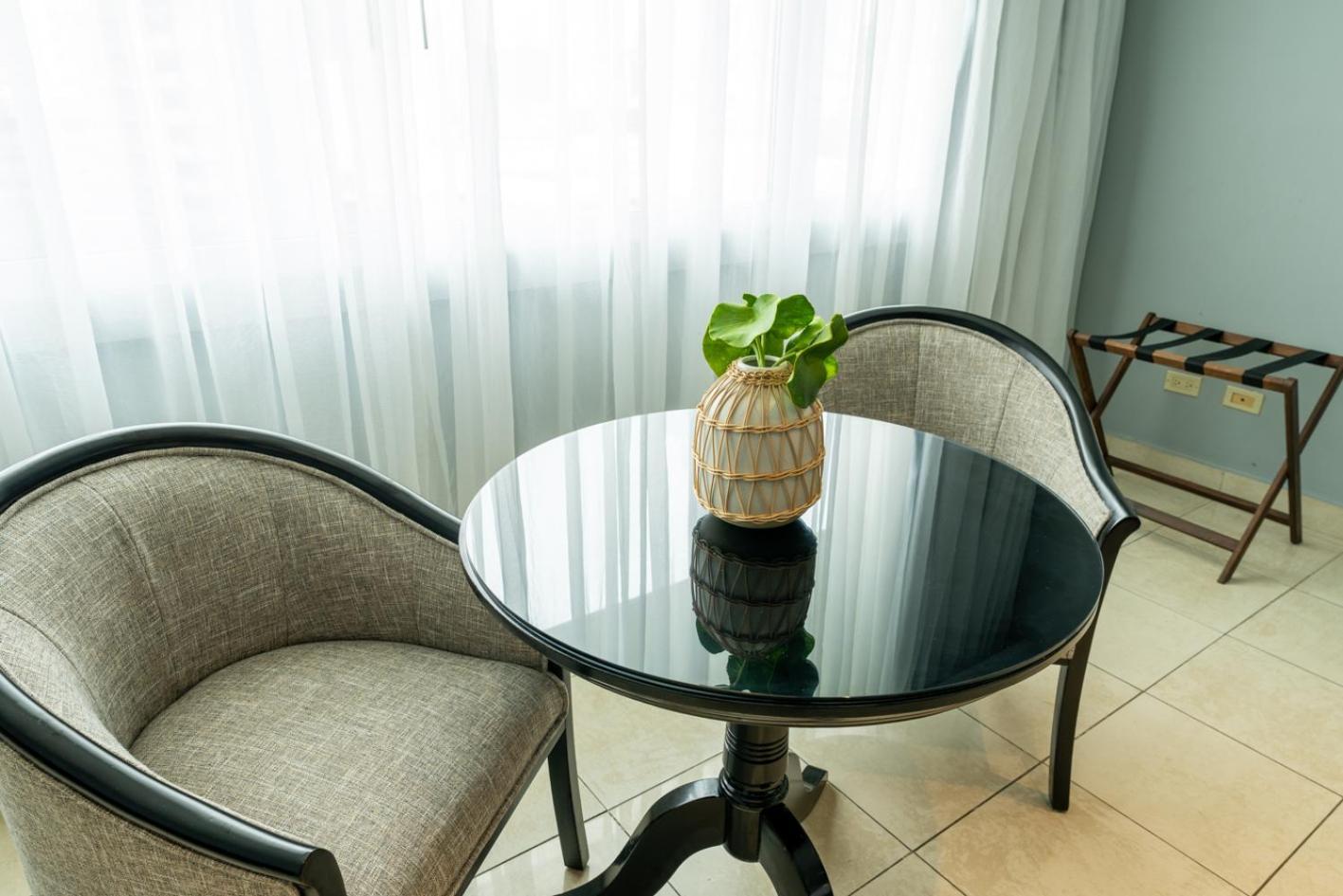 Hotel El Panama By Faranda Grand, A Member Of Radisson Individuals 外观 照片 A table with a glass tabletop
